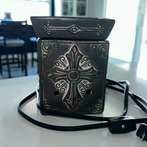 Scentsy cross electric scented wax burner